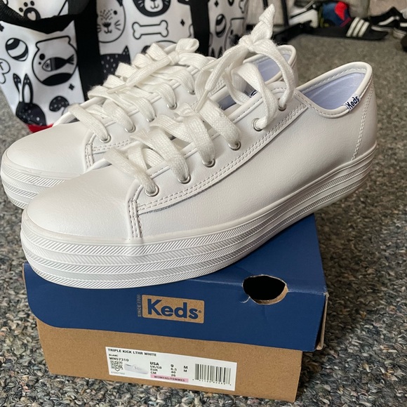 Keds Women's Triple Kick Leather Sneaker - Picture 2 of 3